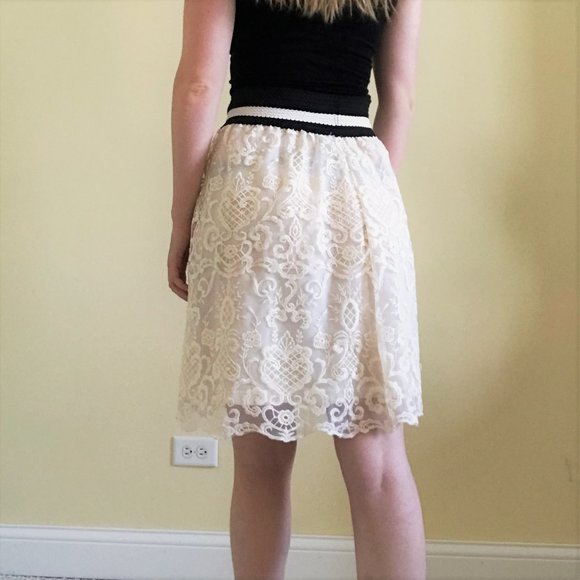 Jealous Tomato Cream Lace Mid-Length Skirt - Picture 2 of 4
